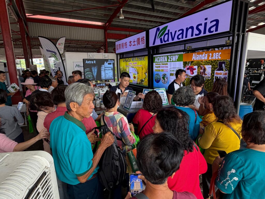 Crowd engaging with the Advansia team at the AgTech agriculture exhibition